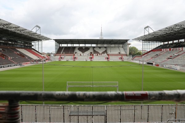 FC St. Pauli: Der Kultverein und sein Triumph – Der Aufstieg in die 1. Bundesliga - FC St. Pauli: Der Kultverein und sein Triumph – Der Aufstieg in die 1. Bundesliga